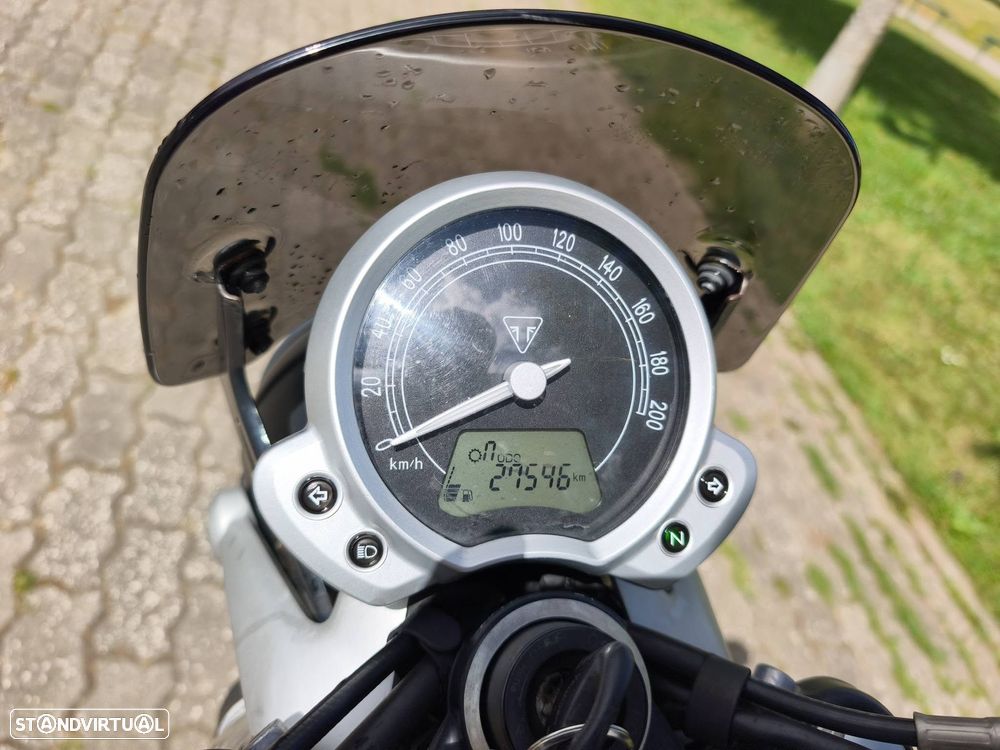 Triumph Bonneville 900 street twin - 3