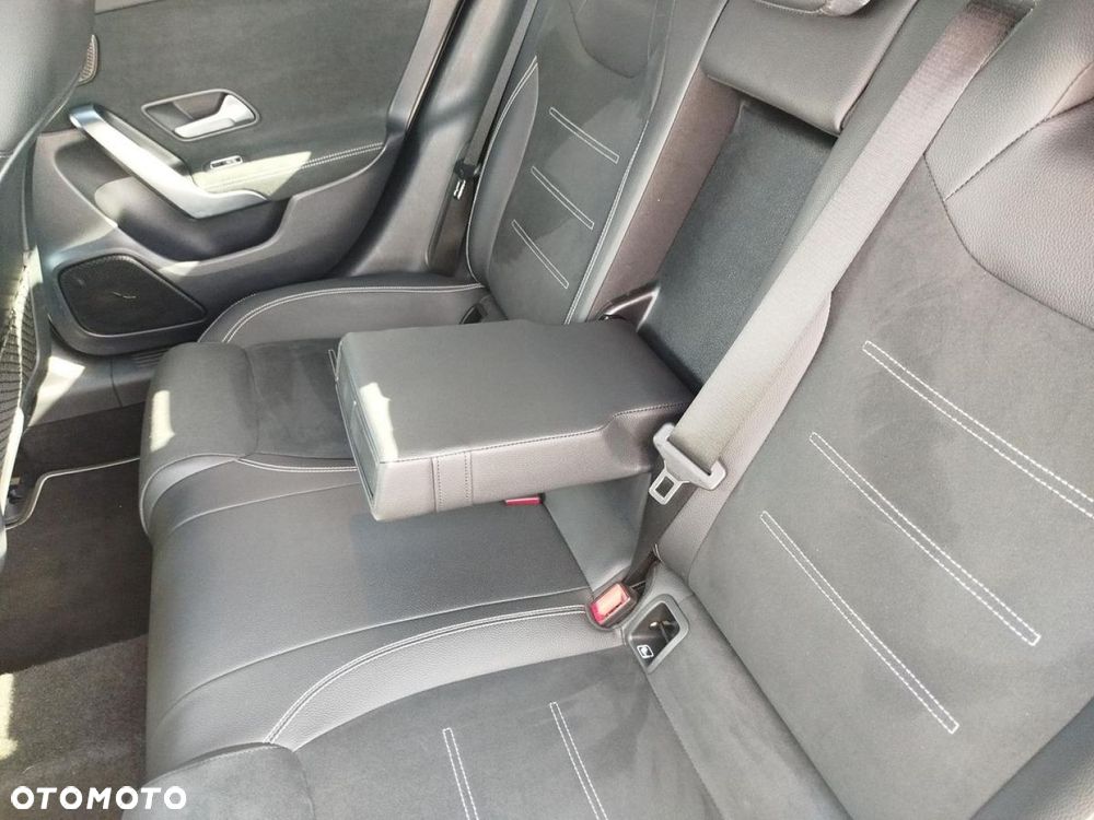 Mercedes-Benz CLA - 20