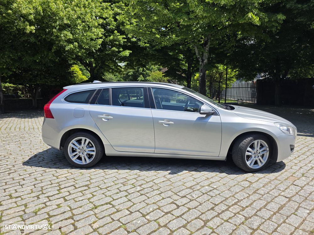 Volvo V60 1.6 D2 Drive Momentum Start/Stop - 5
