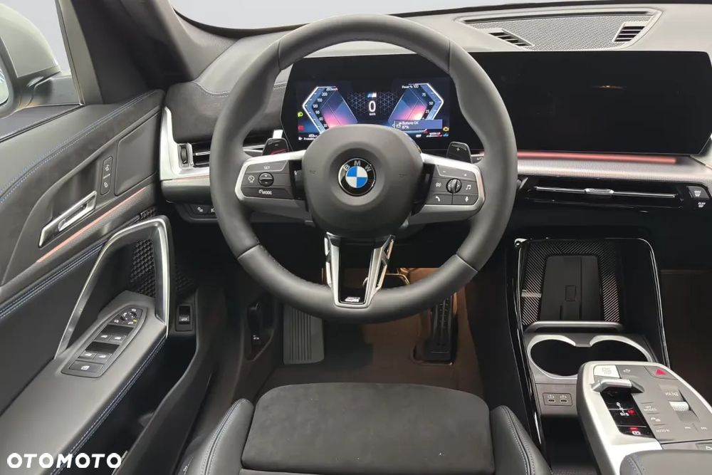BMW X1 sDrive20i mHEV - 11