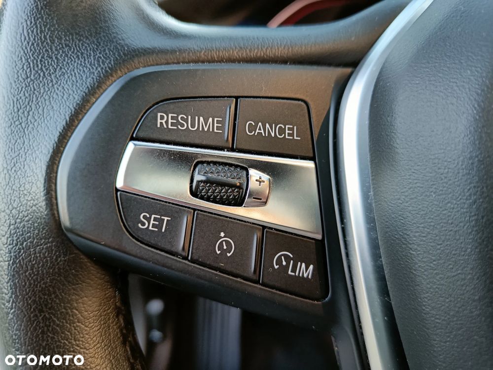 BMW Seria 3 330i xDrive Sport Line - 19