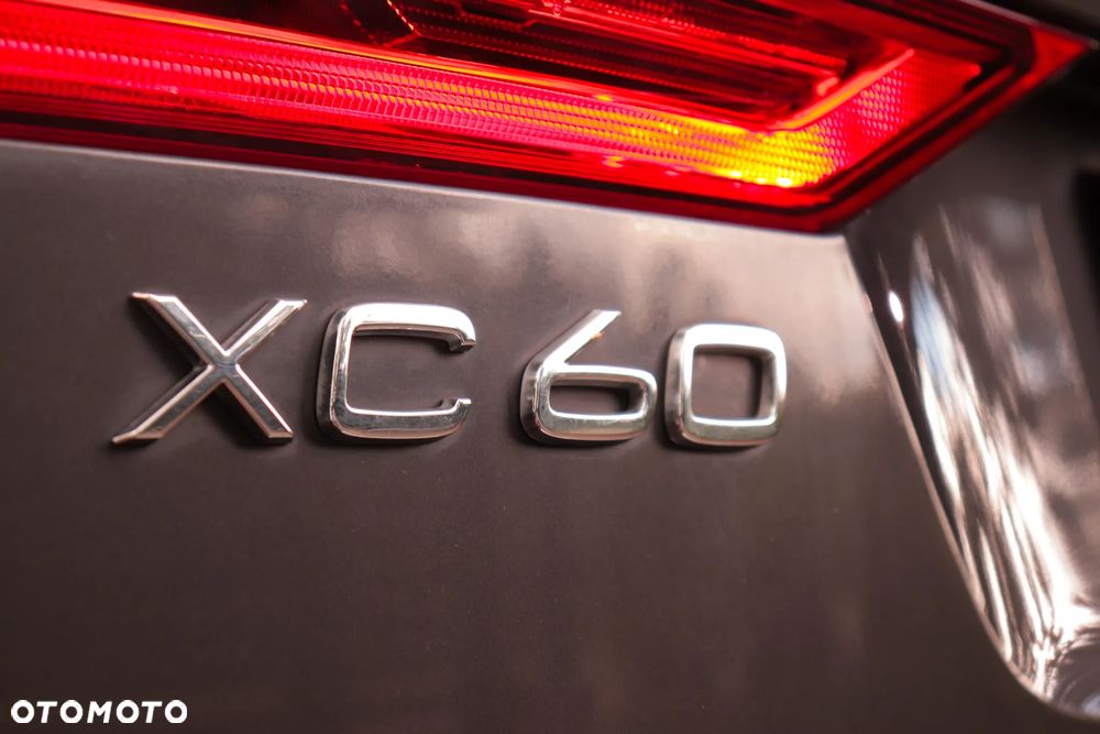 Volvo XC 60 B5 B AWD Geartronic Inscription - 11