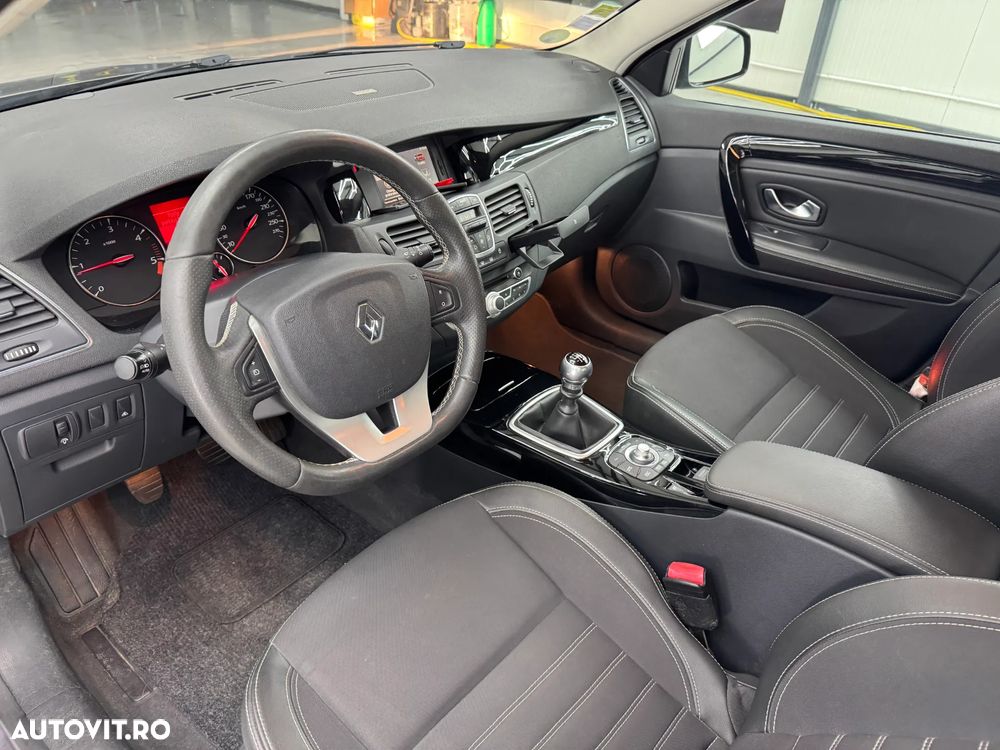 Renault Laguna ENERGY dCi 130 FAP Start & Stop Bose Edition - 16
