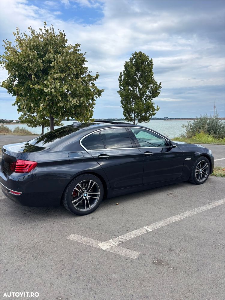 BMW Seria 5 520d Aut. Luxury Line - 2