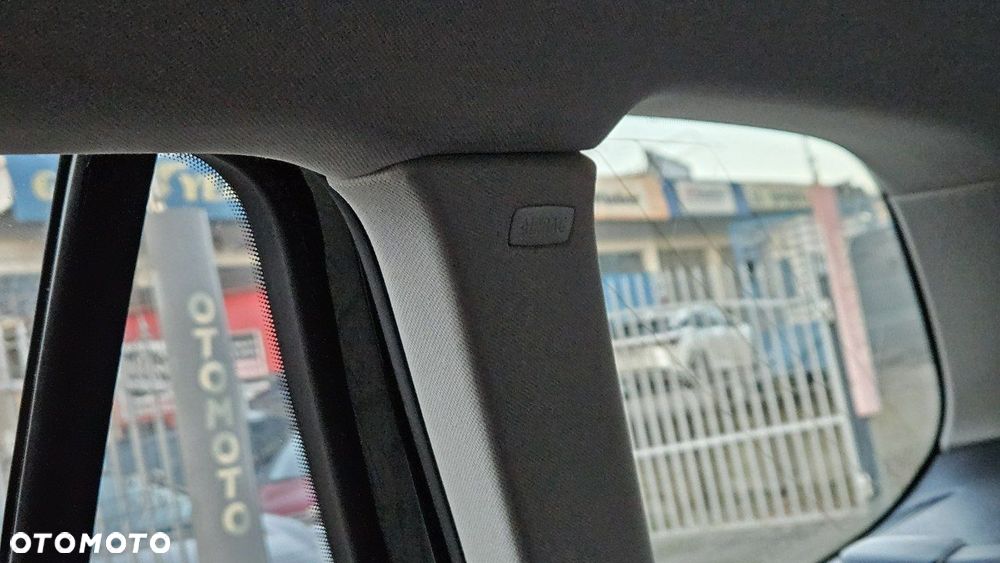 Volkswagen Golf 2.0 TDI DPF Highline - 31