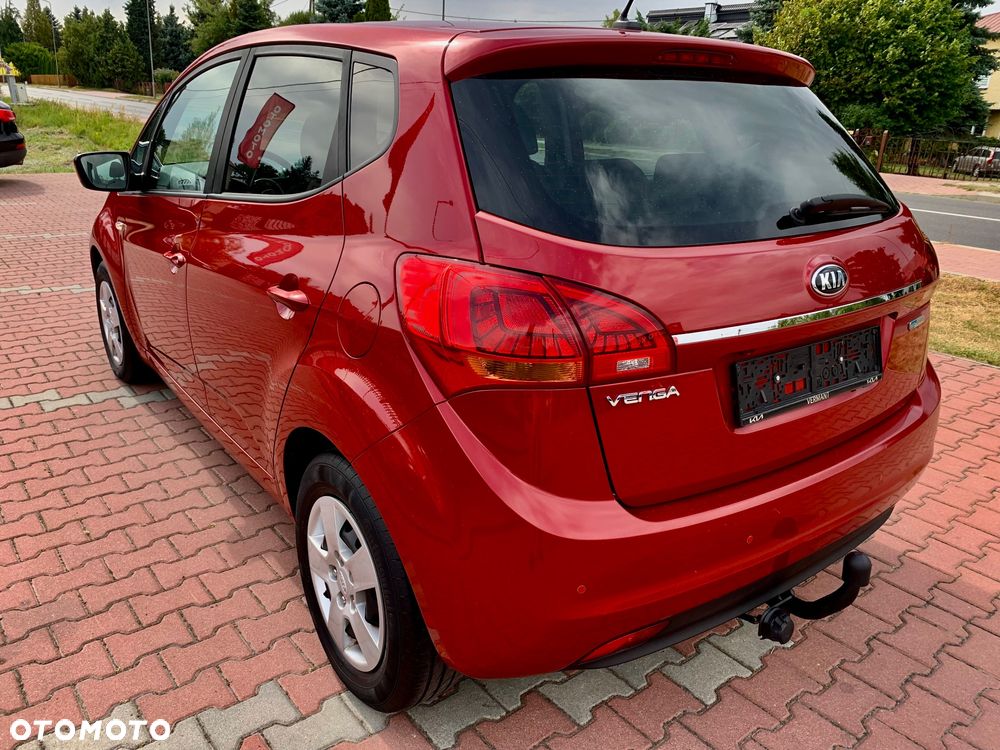 Kia Venga 1.4 CVVT UEFA EURO 2016 - 6