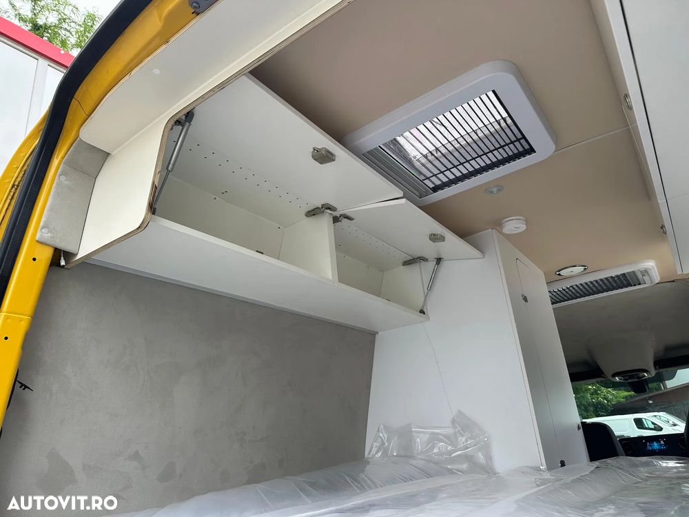 Mercedes-Benz Sprinter - 32