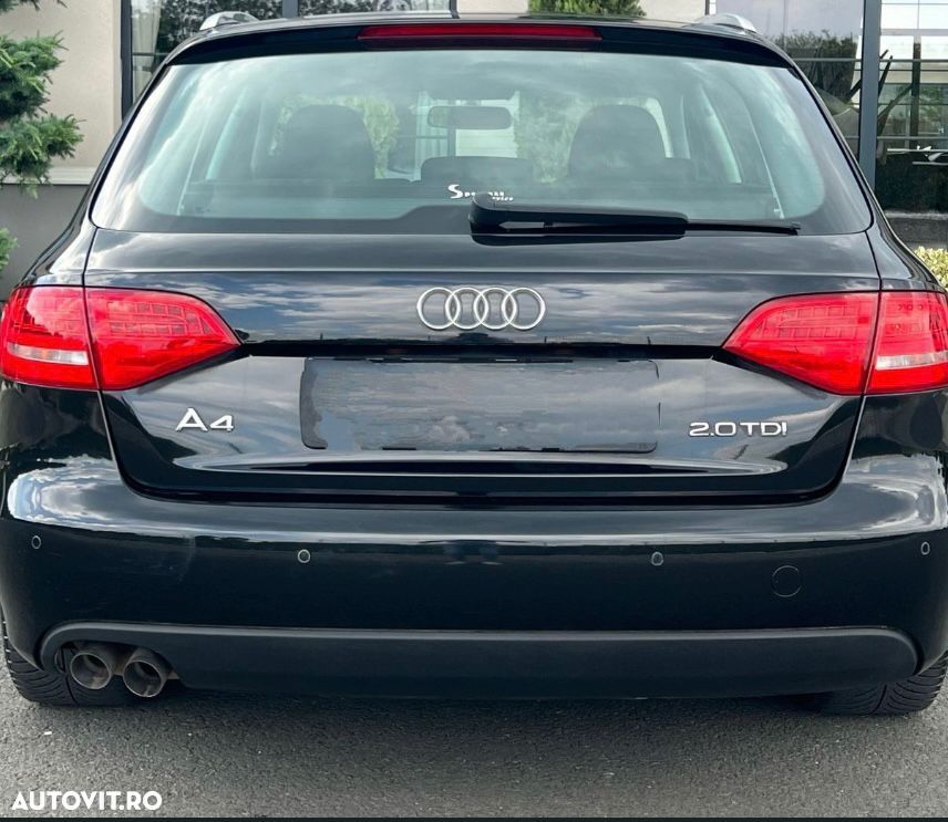 Dezmembrez Audi A4 B8 2.00 TDI an 2010 - 2