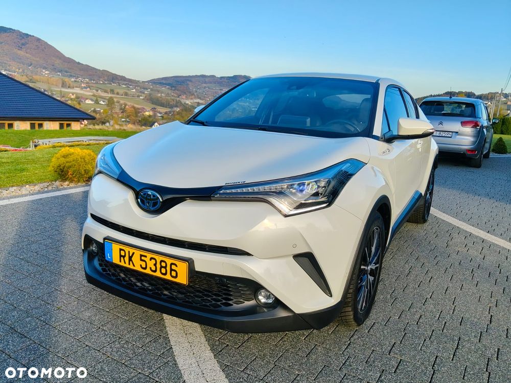 Toyota C-Hr 2017 photo 2