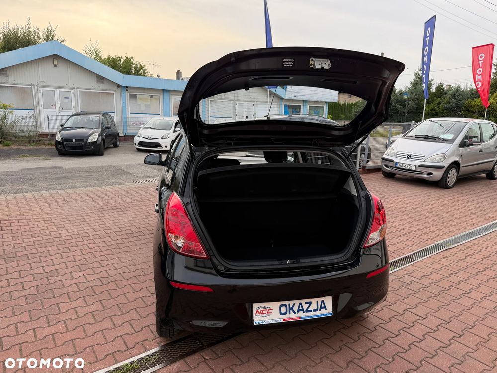 Hyundai i20 - 24
