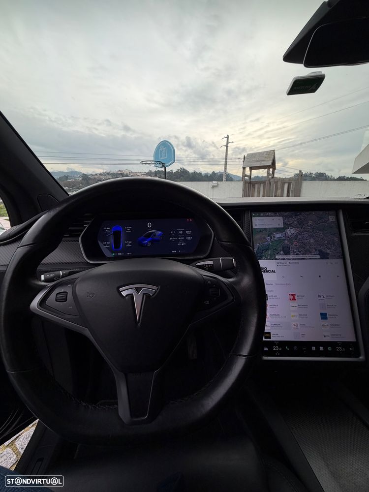 Tesla Model X 75D - 4