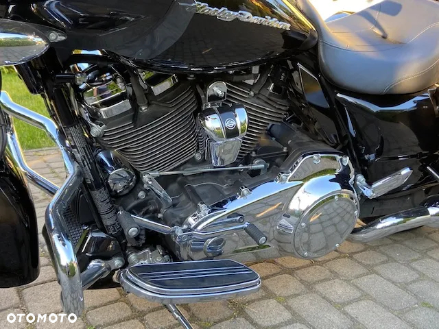 Harley-Davidson Touring Road Glide - 12