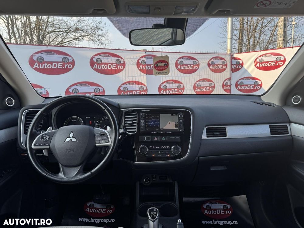 Mitsubishi Outlander - 9