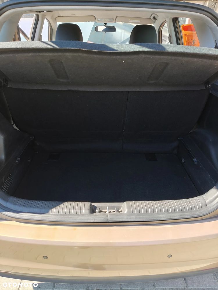 Kia Venga - 12