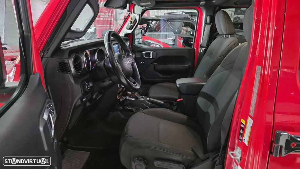 Jeep Gladiator 3.0 CRD Sport AT8 - 34