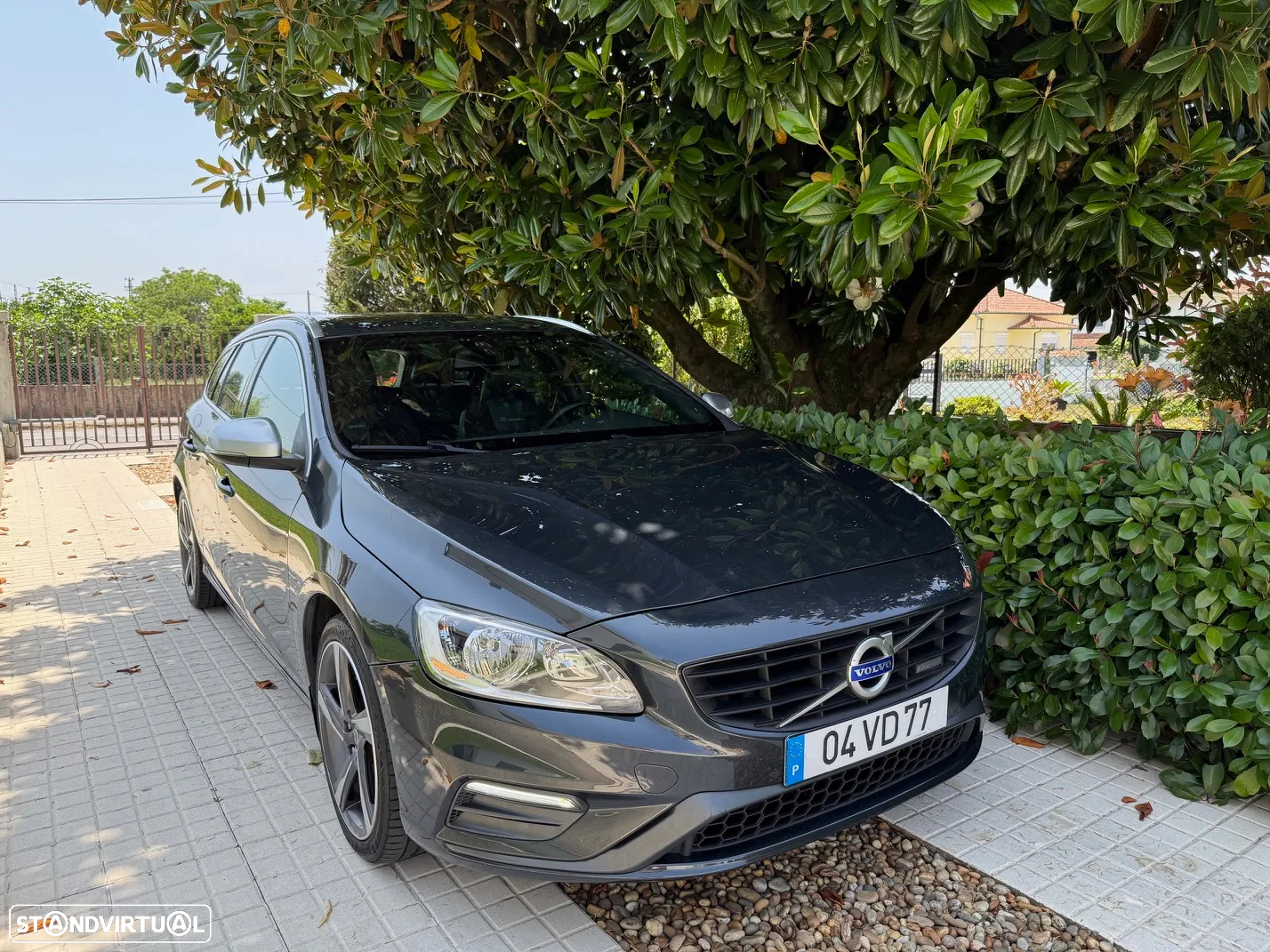 Volvo V60 2.0 D4 R-Design - 8