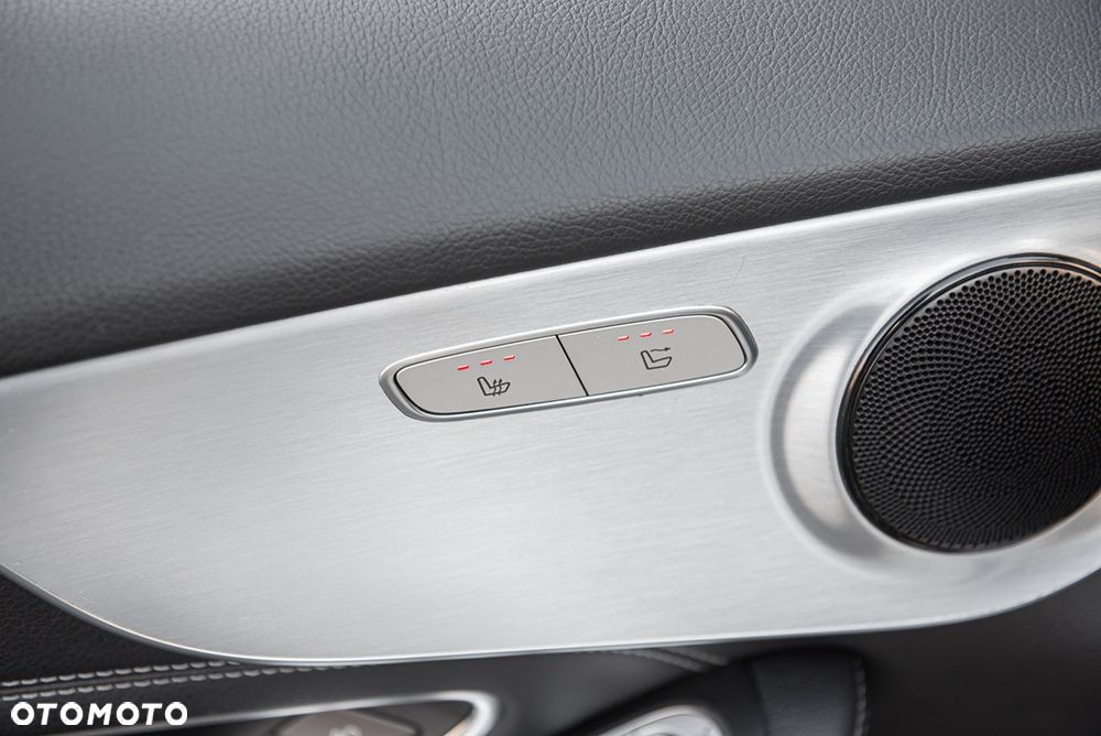 Mercedes-Benz Klasa C 200 9G-TRONIC AMG Line - 15