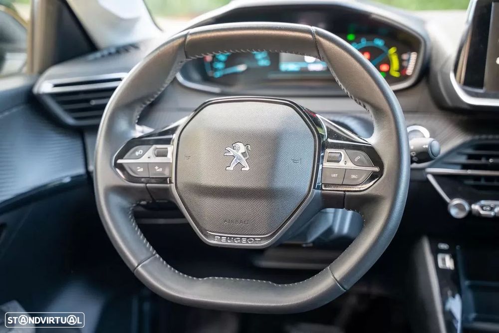 Peugeot e-208 - 24