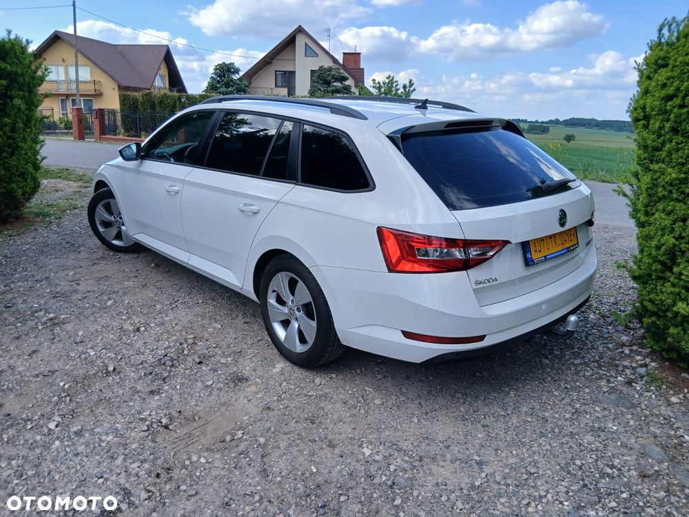 Skoda Superb 1.6 TDI Style - 4