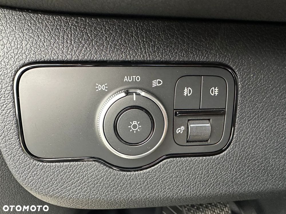 Mercedes-Benz Sprinter - 11