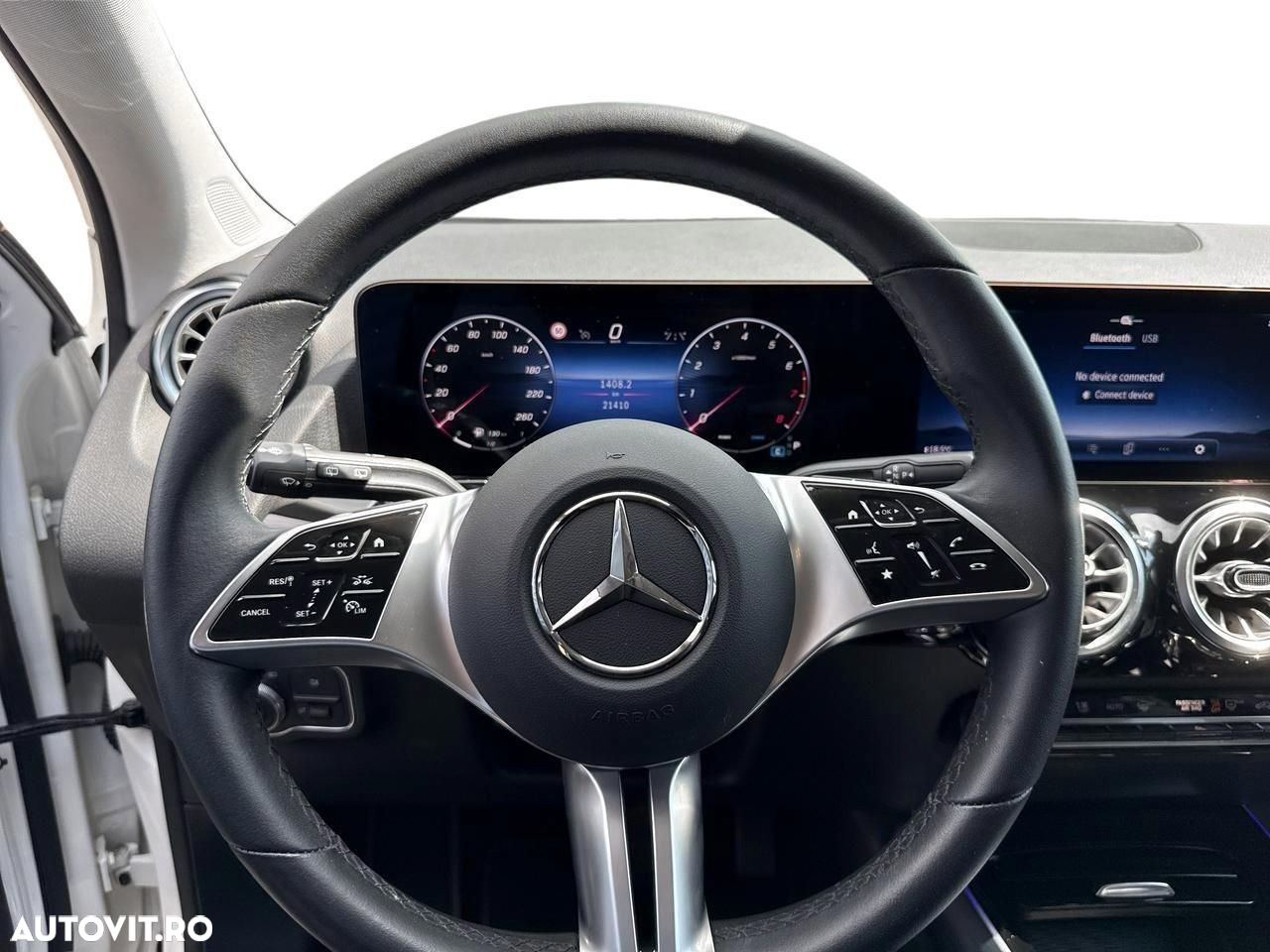 Mercedes-Benz GLA - 8