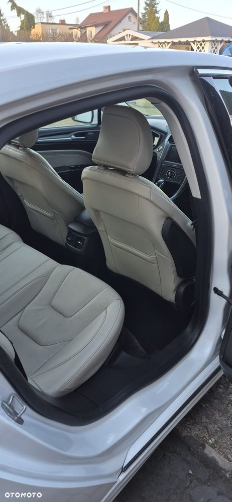 Ford Fusion - 7