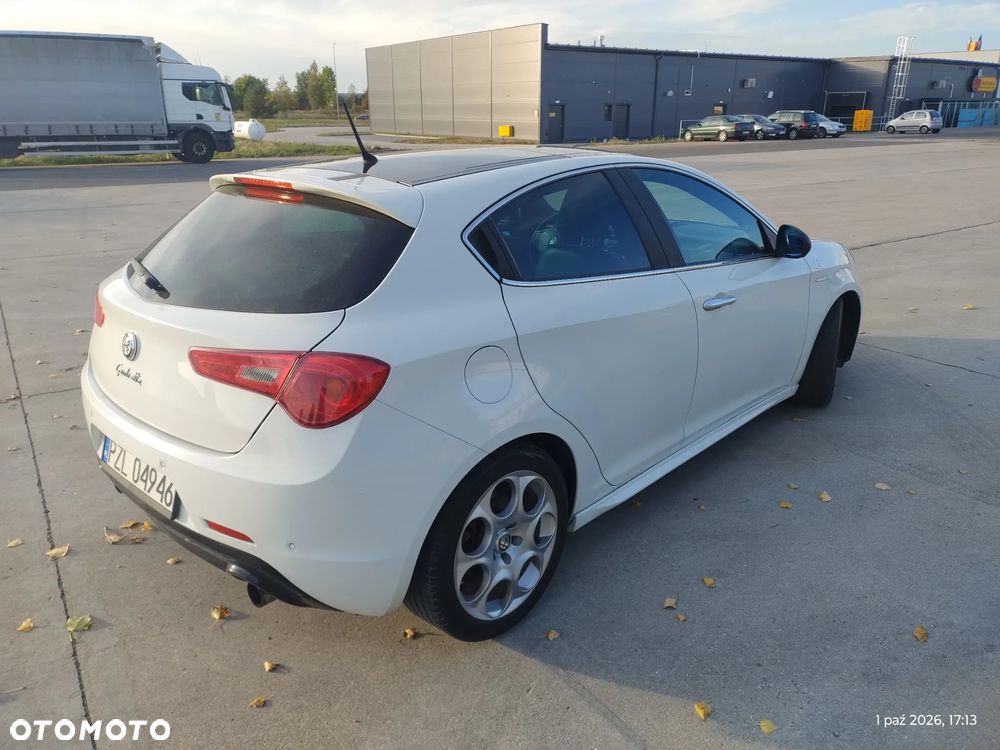 Alfa Romeo Giulietta 2011 photo 3