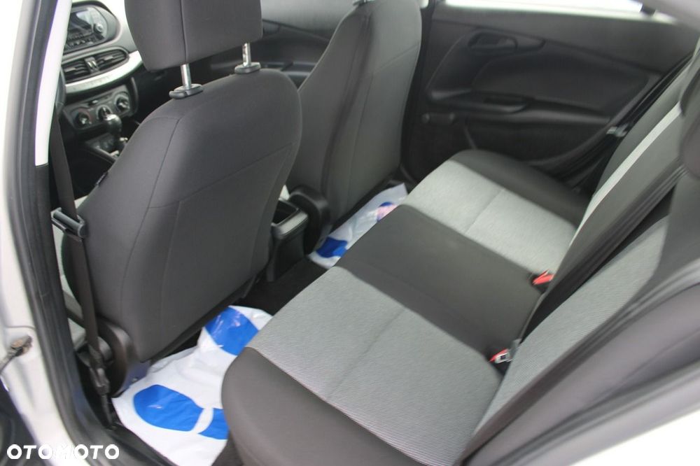 Fiat Tipo - 12