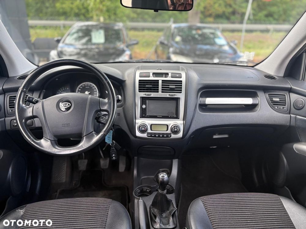 Kia Sportage 2.0 Expedition - 17
