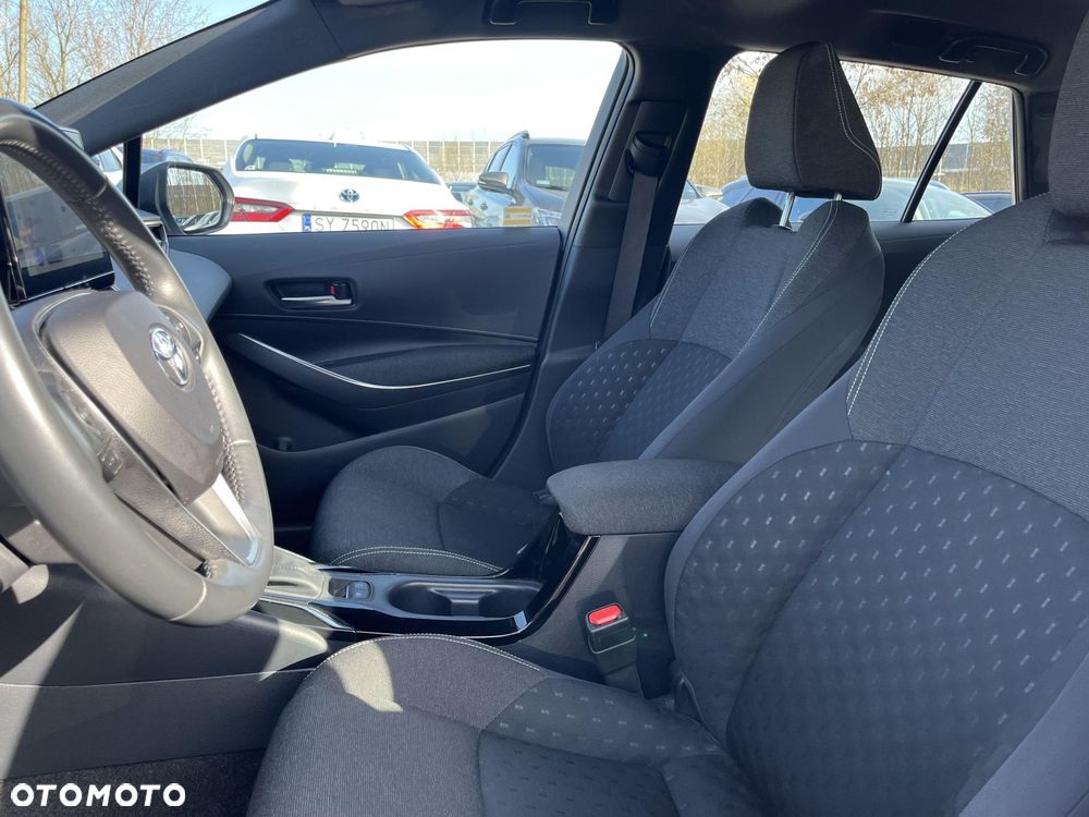 Toyota Corolla 1.8 Hybrid Comfort - 17