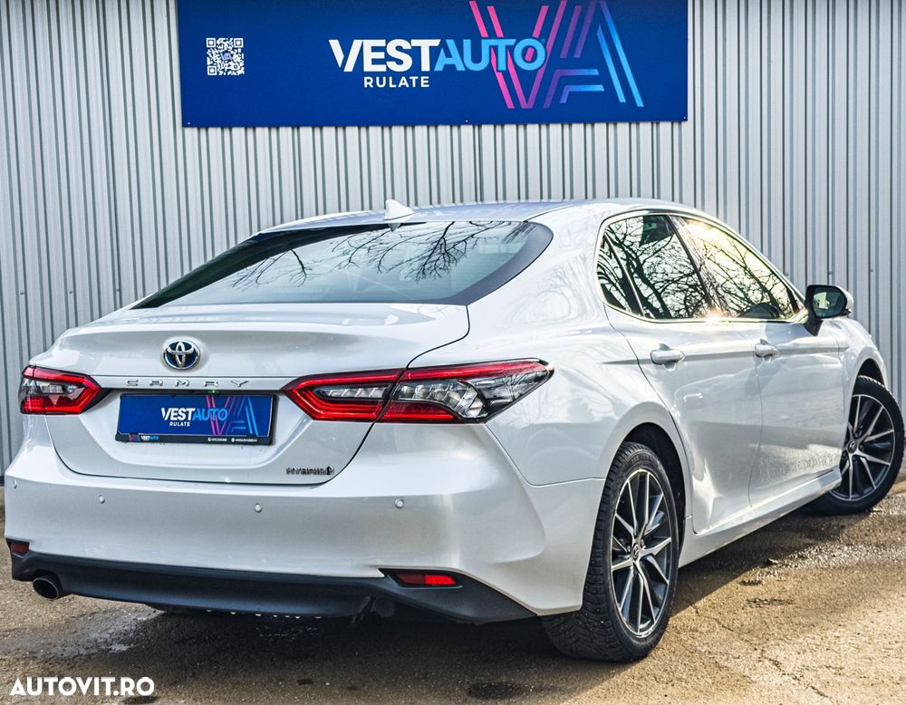 Toyota Camry 2.5 Hybrid Exclusive - 3