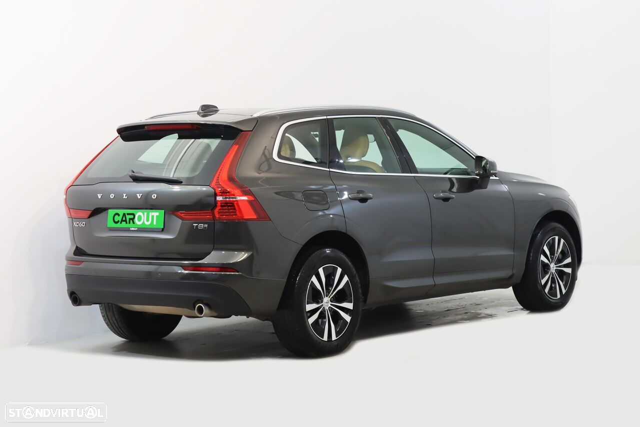 Volvo XC 60 2.0 T8 PHEV Momentum Plus AWD - 2