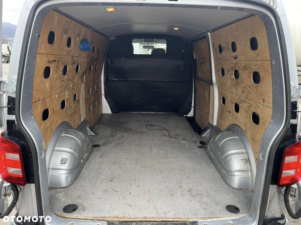 Volkswagen T6 Transporter Long - 16