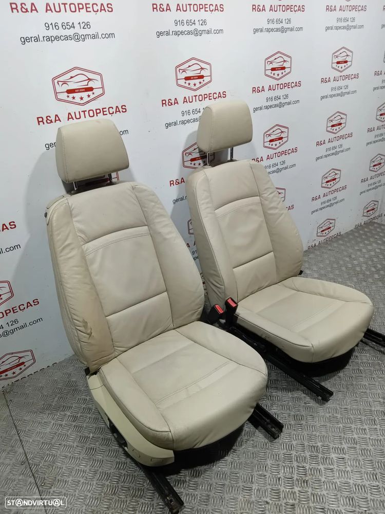 Conjunto Bancos BMW Série 3 Coupé E92 em Pele Original - 9