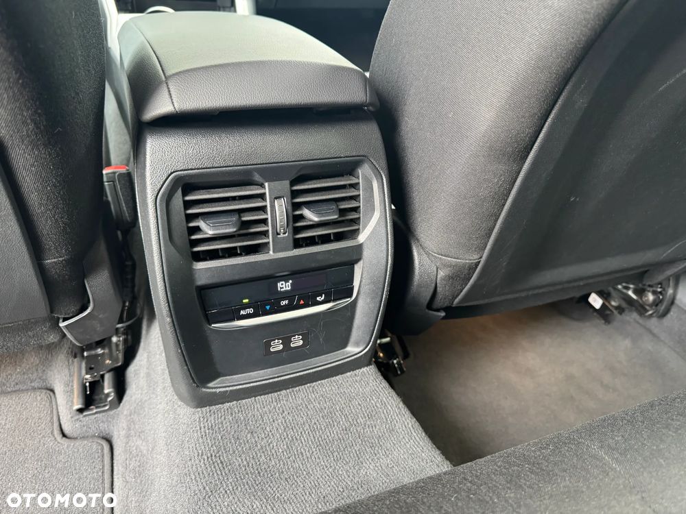 BMW Seria 3 318i Business Edition - 21
