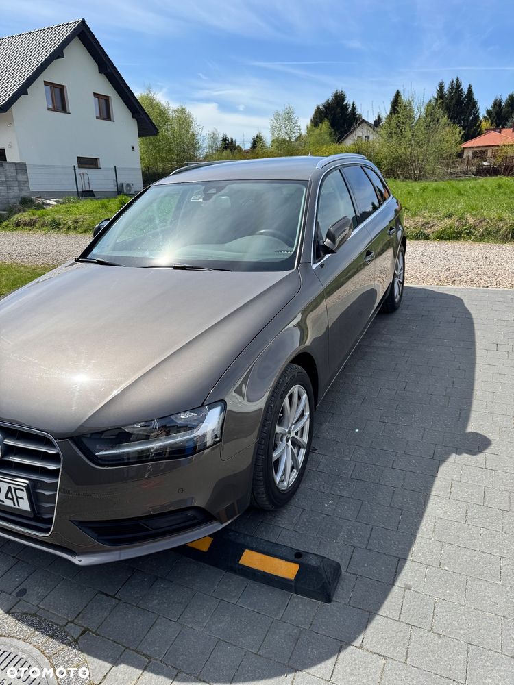 Audi A4 Avant 2.0 TDI DPF clean diesel multitronic Ambiente - 11