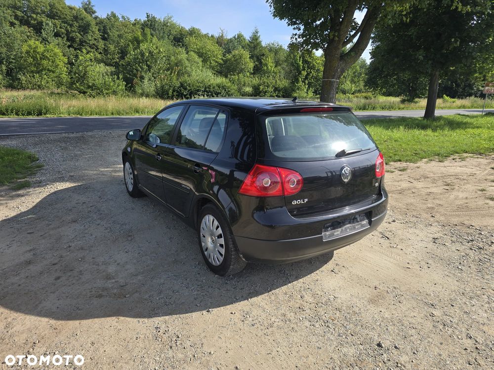 Volkswagen Golf 1.6 FSI United - 5
