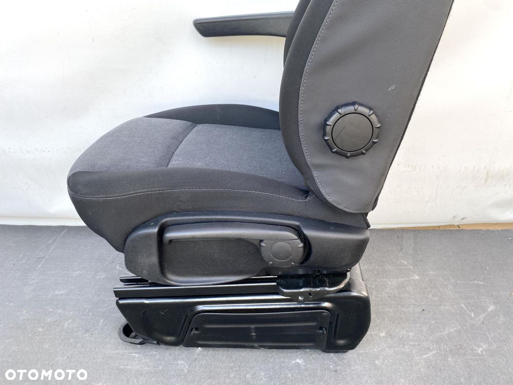 MASTER 3 4 MOVANO B NV400 10- FOTEL LEWY KIEROWCY STAN Bardzo dobry Oryg. - 10