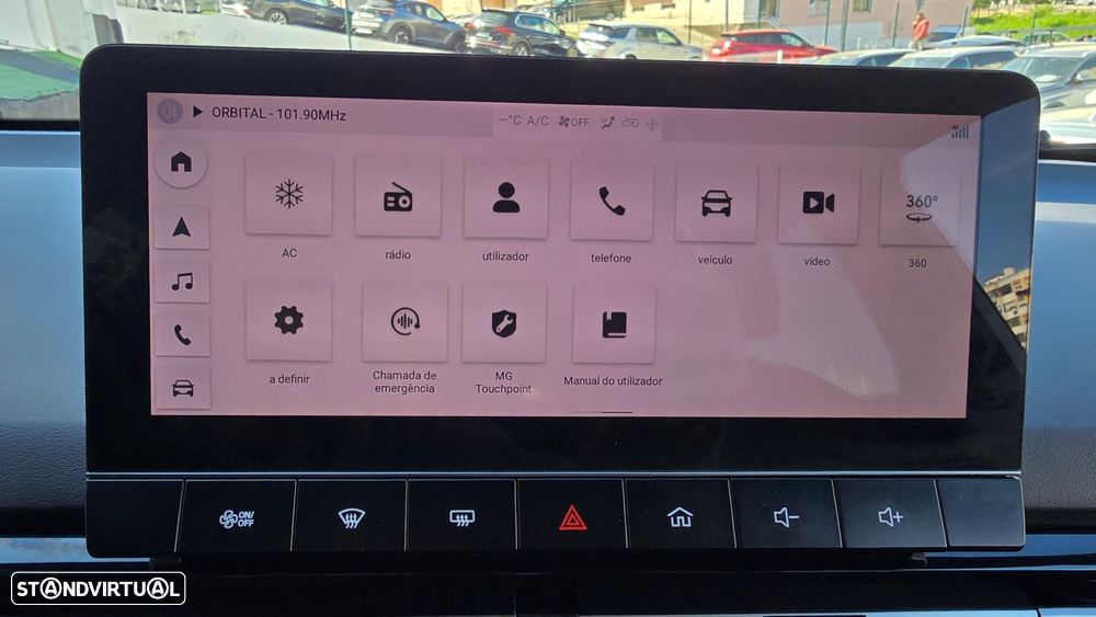 MG MG4 64 kWh Luxury - 36