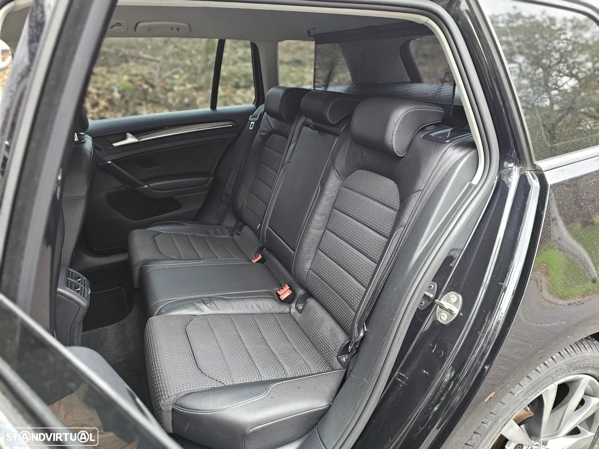 VW Golf Variant 1.6 TDi Highline DSG - 15