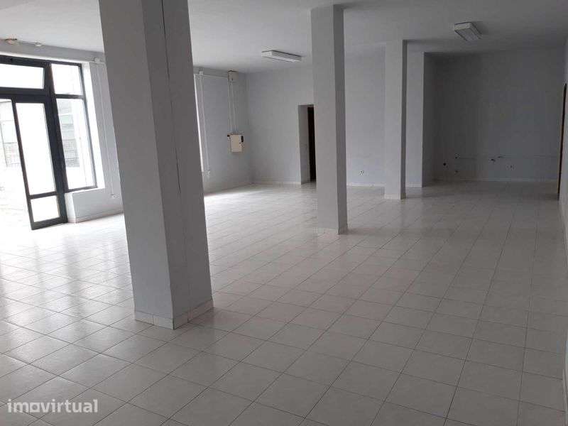 Arrenda-se Espaço Comercial em Fiães - Grande imagem: 2/11