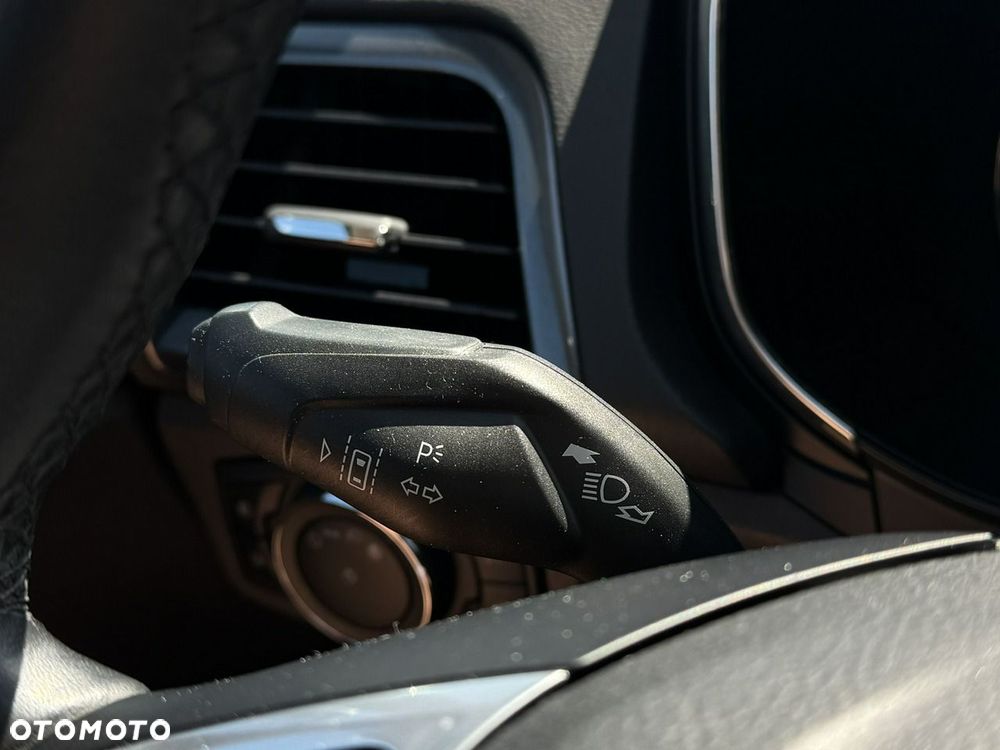 Ford Mondeo 2.0 EcoBlue Titanium - 28