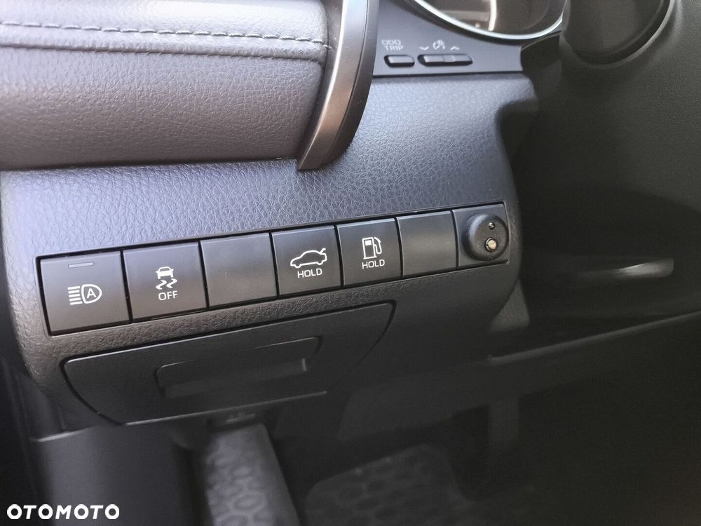 Toyota Camry 2.5 Hybrid Comfort CVT - 22