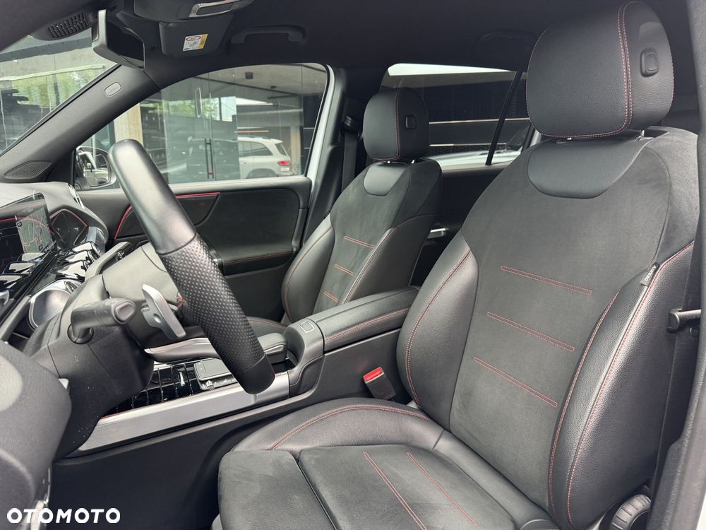 Mercedes-Benz GLB 200 AMG Line 7G-DCT - 12