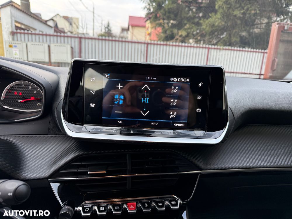 Peugeot 2008 PureTech 130 EAT8 Active - 17