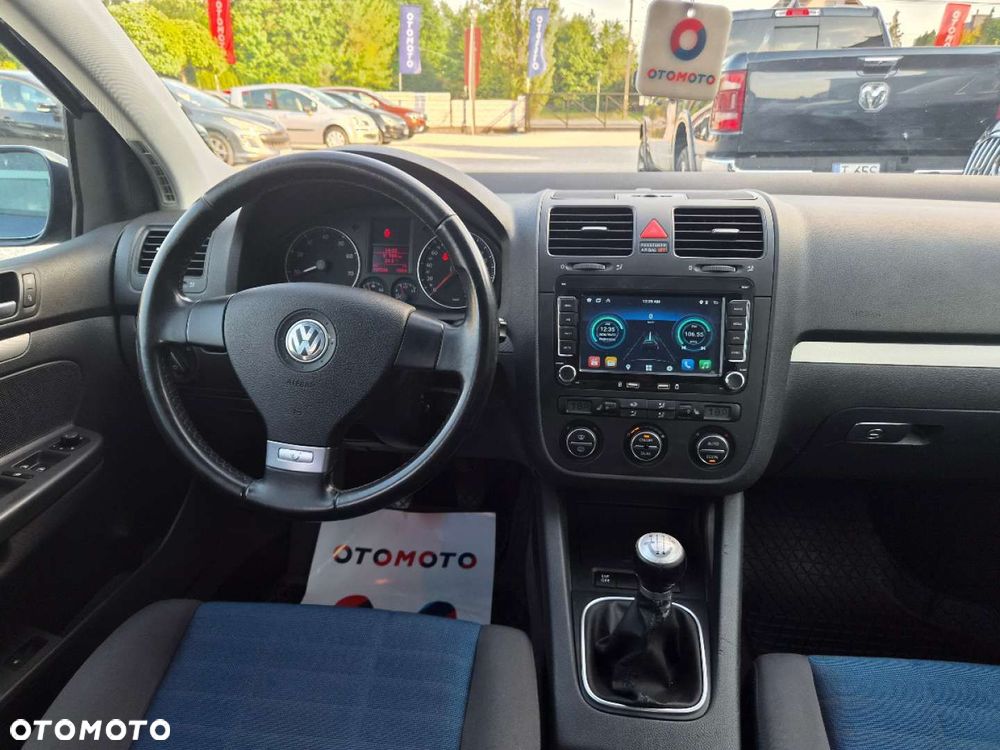 Volkswagen Golf - 26