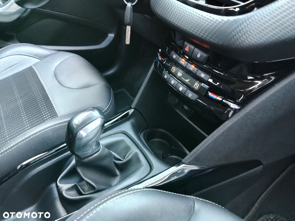 Peugeot 2008 PureTech 110 Stop&Start Allure - 14