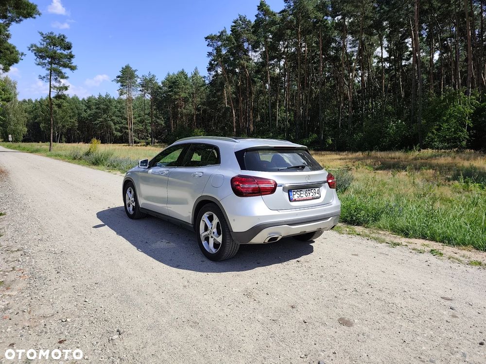Mercedes-Benz GLA 200 7G-DCT UrbanStyle Edition - 6