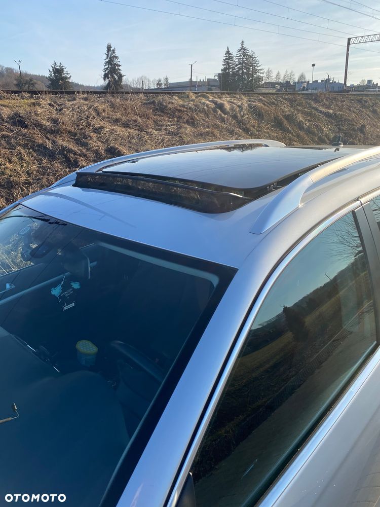 Volkswagen Golf 1.6 TDI DPF Highline - 9