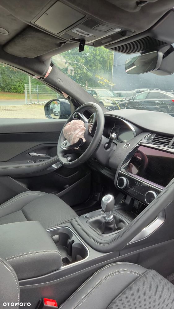 Jaguar E-Pace - 17